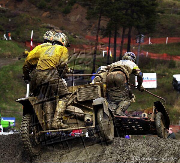 Ох уж эти гонщики...