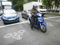 На перекрестках в Испании появились стоп-линии только для мотоциклистов